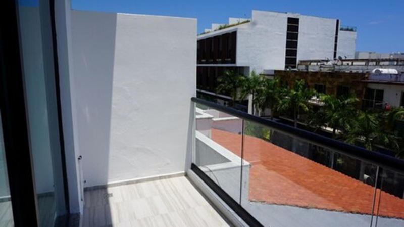 Casa Ticul Hotel Boutique - 5Th Ave (Adults Only) Playa del Carmen Exterior photo A glass balustrade